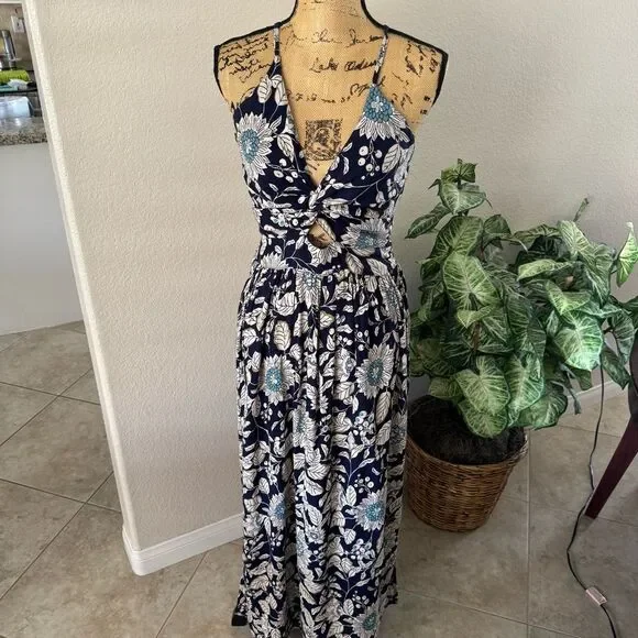Boho Floral Maxi Dress - Navy & White - Picture 3 of 10